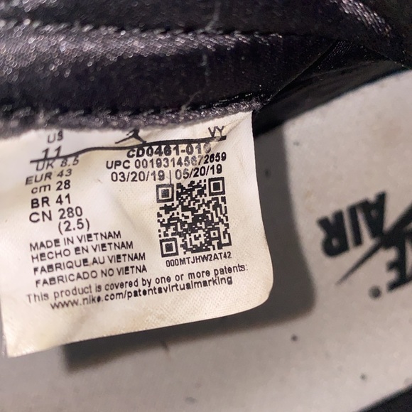 Air Jordan 1 Retro High Satin Black Toe - Picture 7 of 12